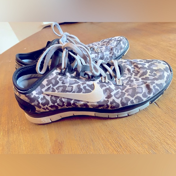 Nike Free Runs - Picture 3 of 7